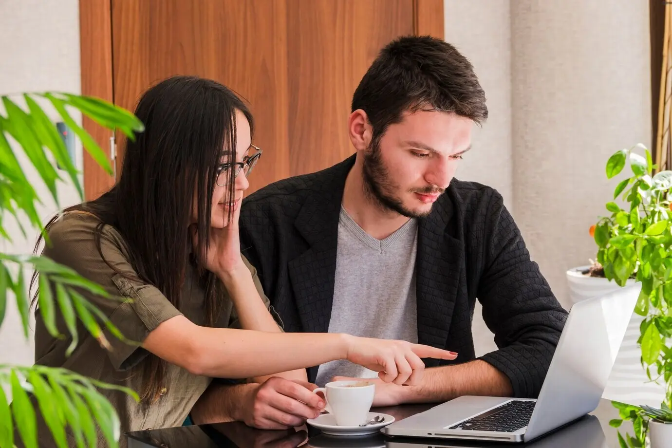 Bitte sende mir die ursprüngliche Beschreibung, damit ich sie auf Deutsch umformulieren kann.